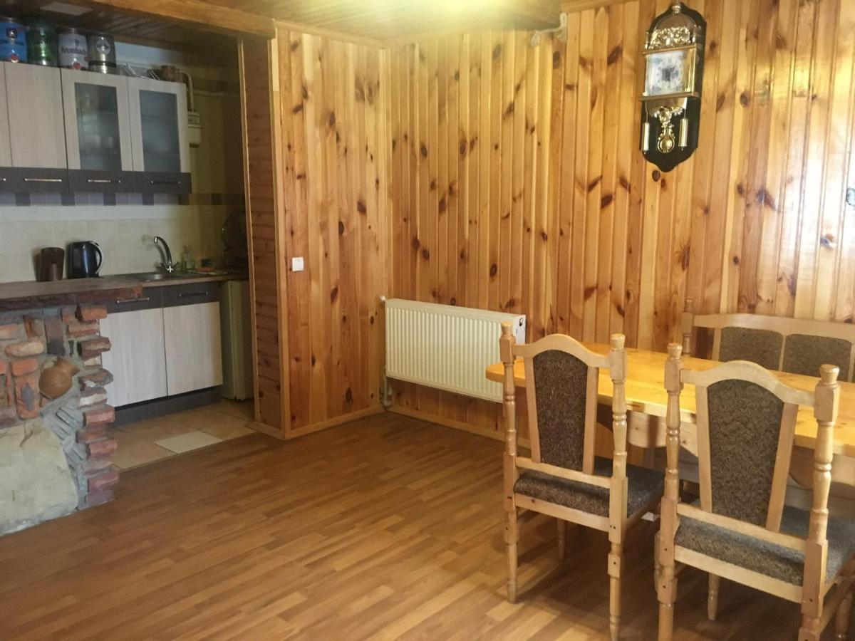 Guest House Zatishniy Dvir Jaremče Esterno foto